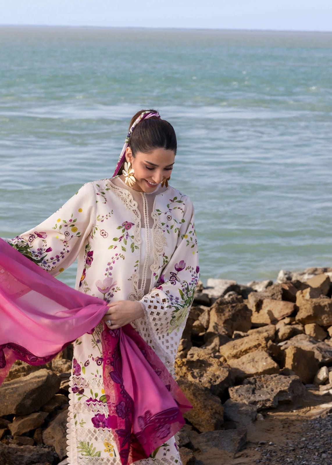 Crimson – Bloom Bold (A) – Safa Collection
